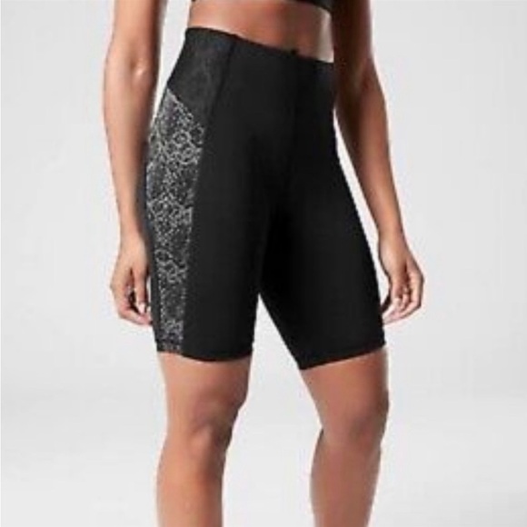 Athleta Pants - NEW Athleta Reflective Compression Stay Fly 9” bike short black size Small